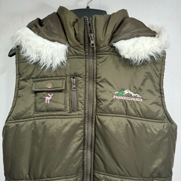 Pennsylvania Embroidered Olive Green Faux Fur Trim Puffer Vest Size Medium - Picture 8 of 12